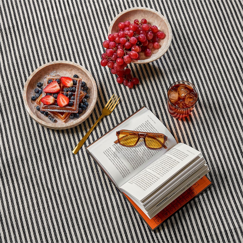 Serendipio Palmgrove Picnic Blanket - Image 4